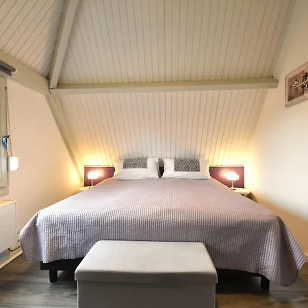 De Zeediek Holiday home