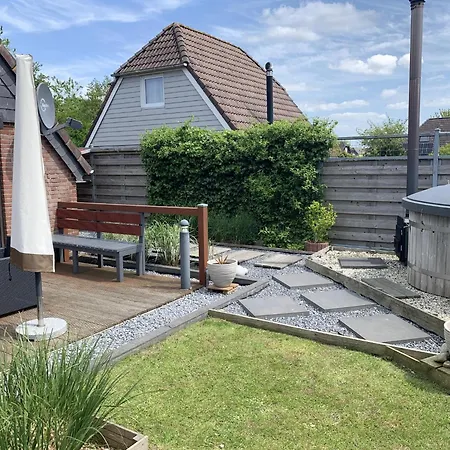 De Zeediek Holiday home *