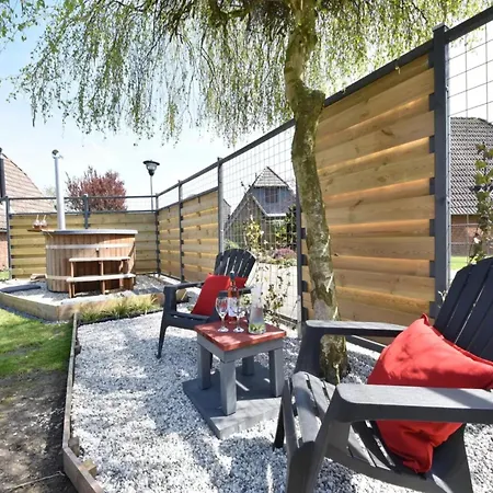 De Zeediek Holiday home