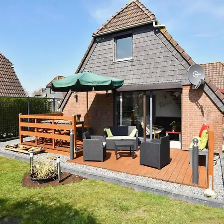 Holiday home De Zeediek