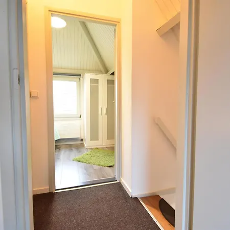 Holiday home De Zeediek