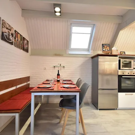 De Zeediek Holiday home *